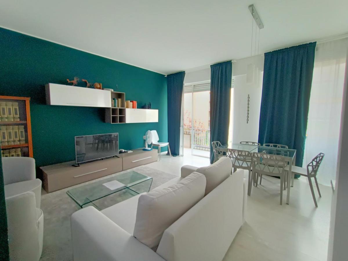 Ferienwohnung Joivy Elegant Flat For 6 With 2 Balconies Mailand Exterior foto